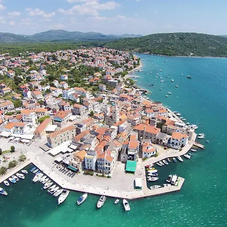 By The Sea Pirovac, Sibenik - 14820 *