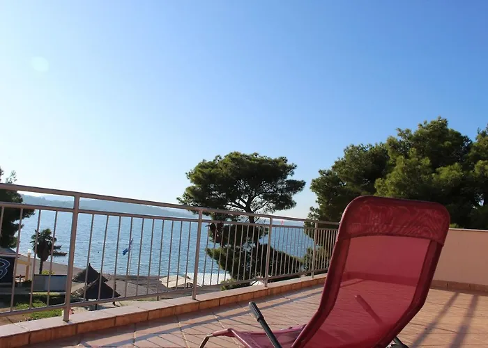 By The Sea Pirovac, Sibenik - 14820 *