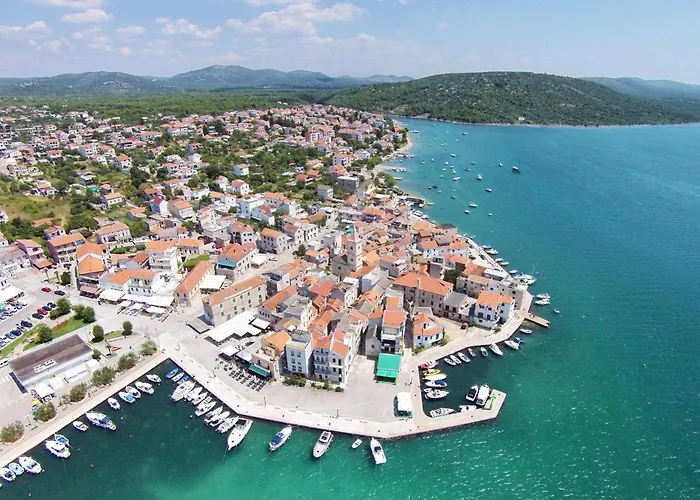 By The Sea Pirovac, Sibenik - 14820 *